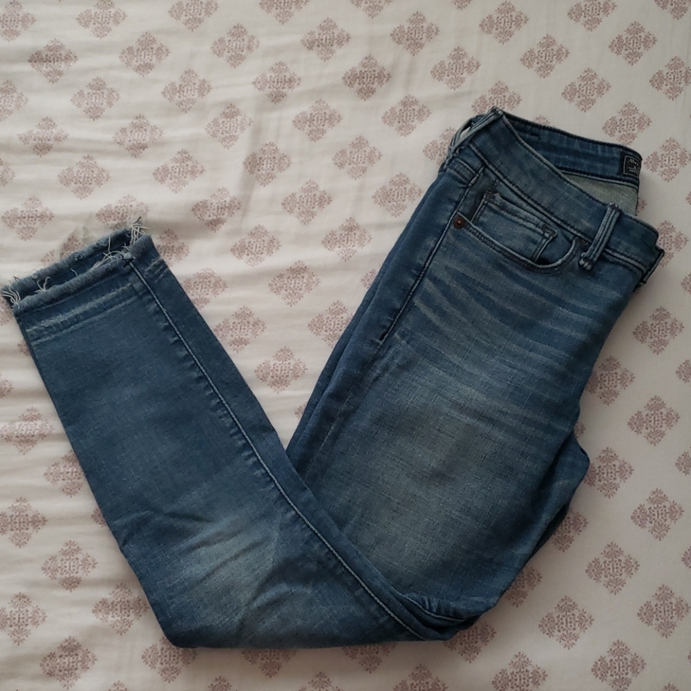 A&F Low Rise Ankle Jean